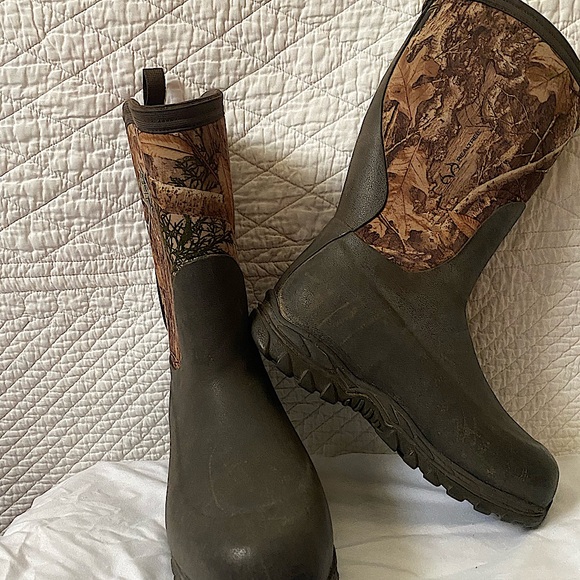 Realtree Muck Boots Childs size 3, I wear a women’s size 5/6 and they fit me - Picture 4 of 7